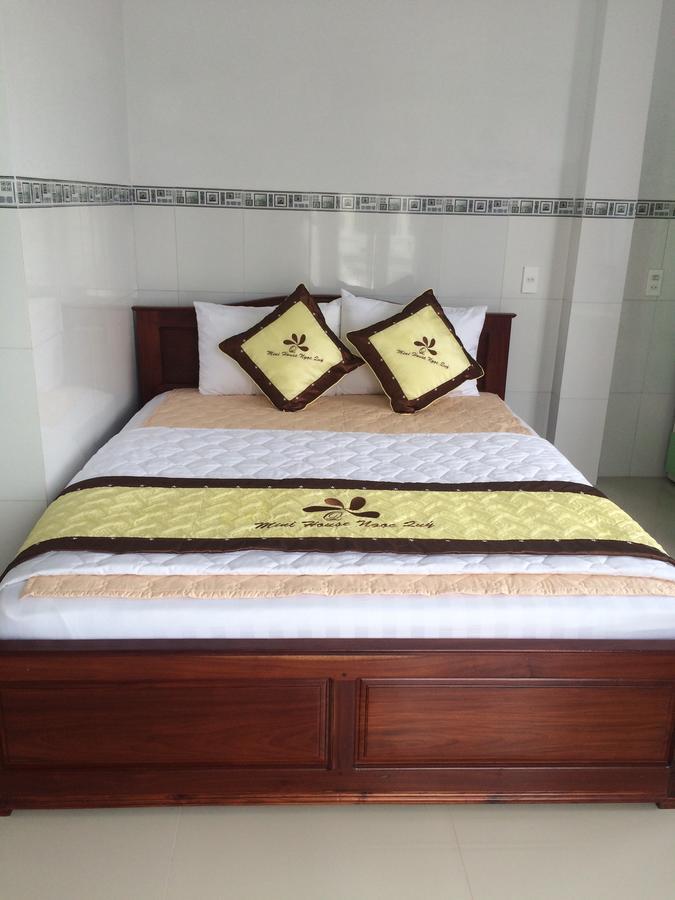 Ngoc Quy Mini House Hotel กวีเญิน ภายนอก รูปภาพ